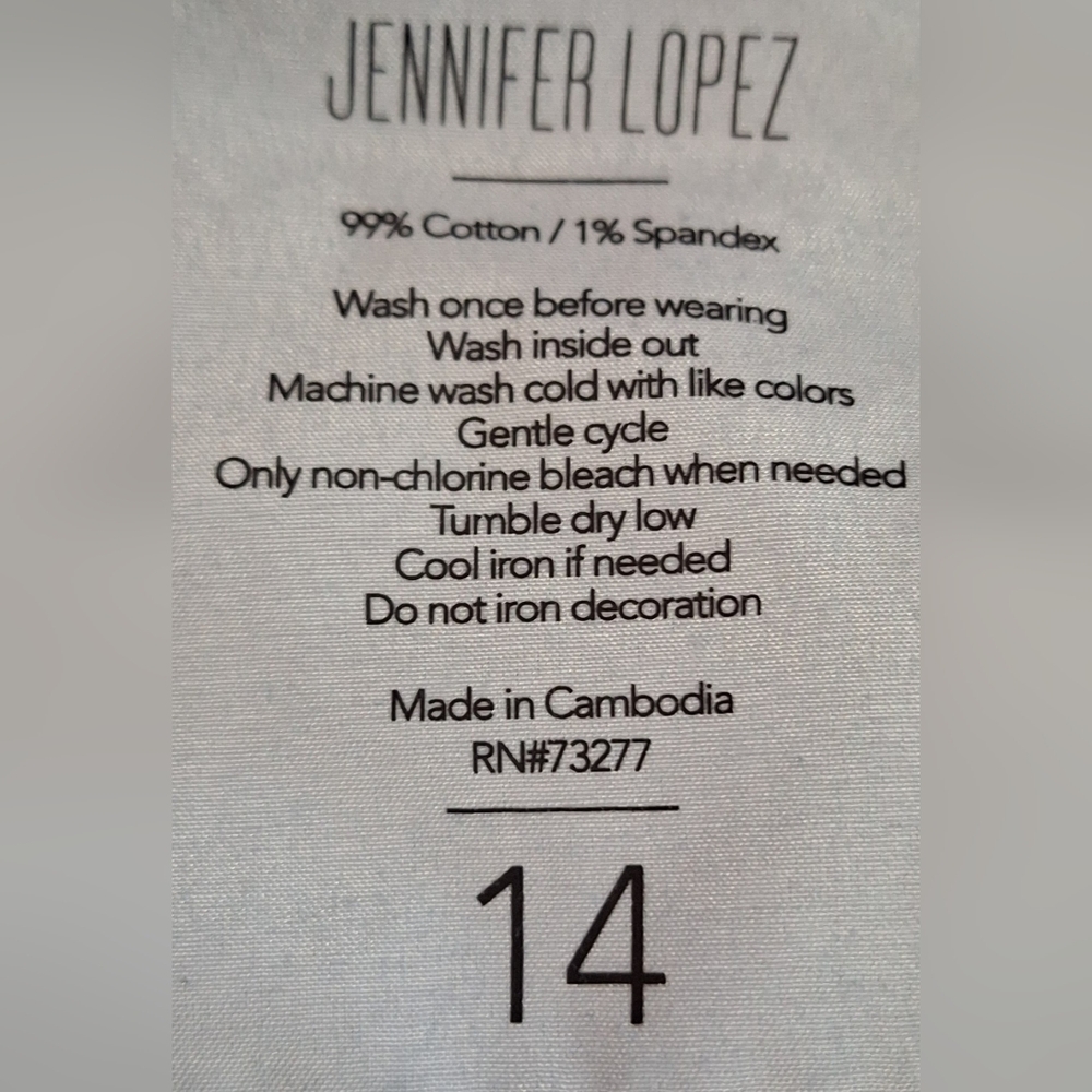 JENNIFER LOPEZ distressed capris Size 14 (36×24) - Picture 11 of 11